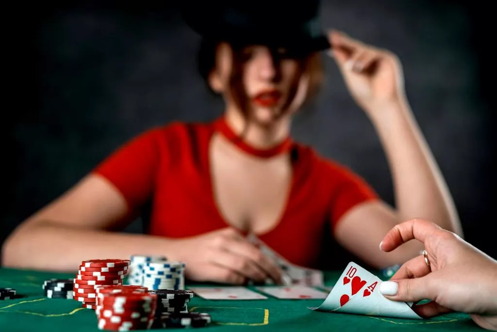 Hungry? Thirsty? The Hotel Intourist Palace has you covered with its on-site restaurants On-Site Restaurants and Bars